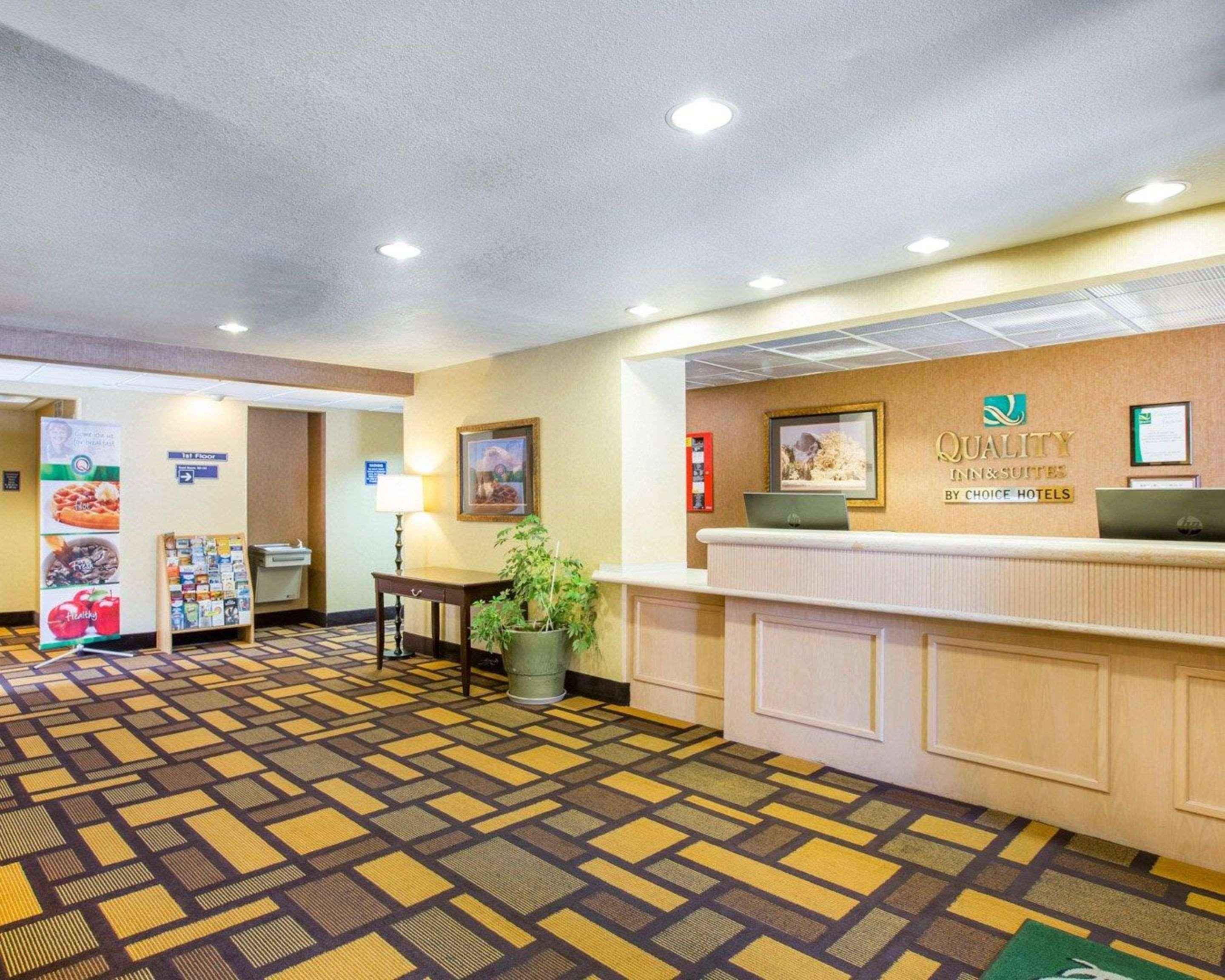 Quality Inn & Suites Weed Zewnętrze zdjęcie